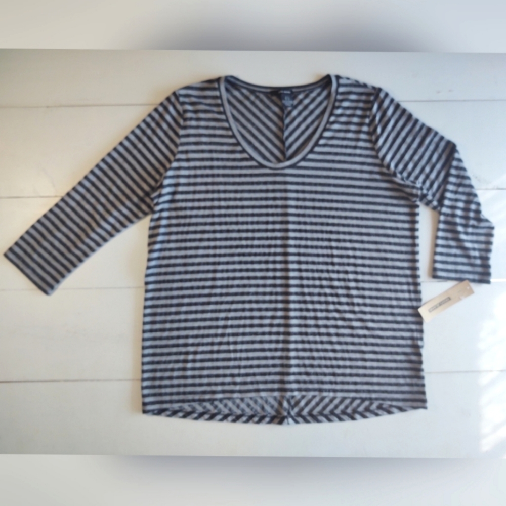 DKNY Jeans v-neck top metallic threads 3/4 sleeves XL